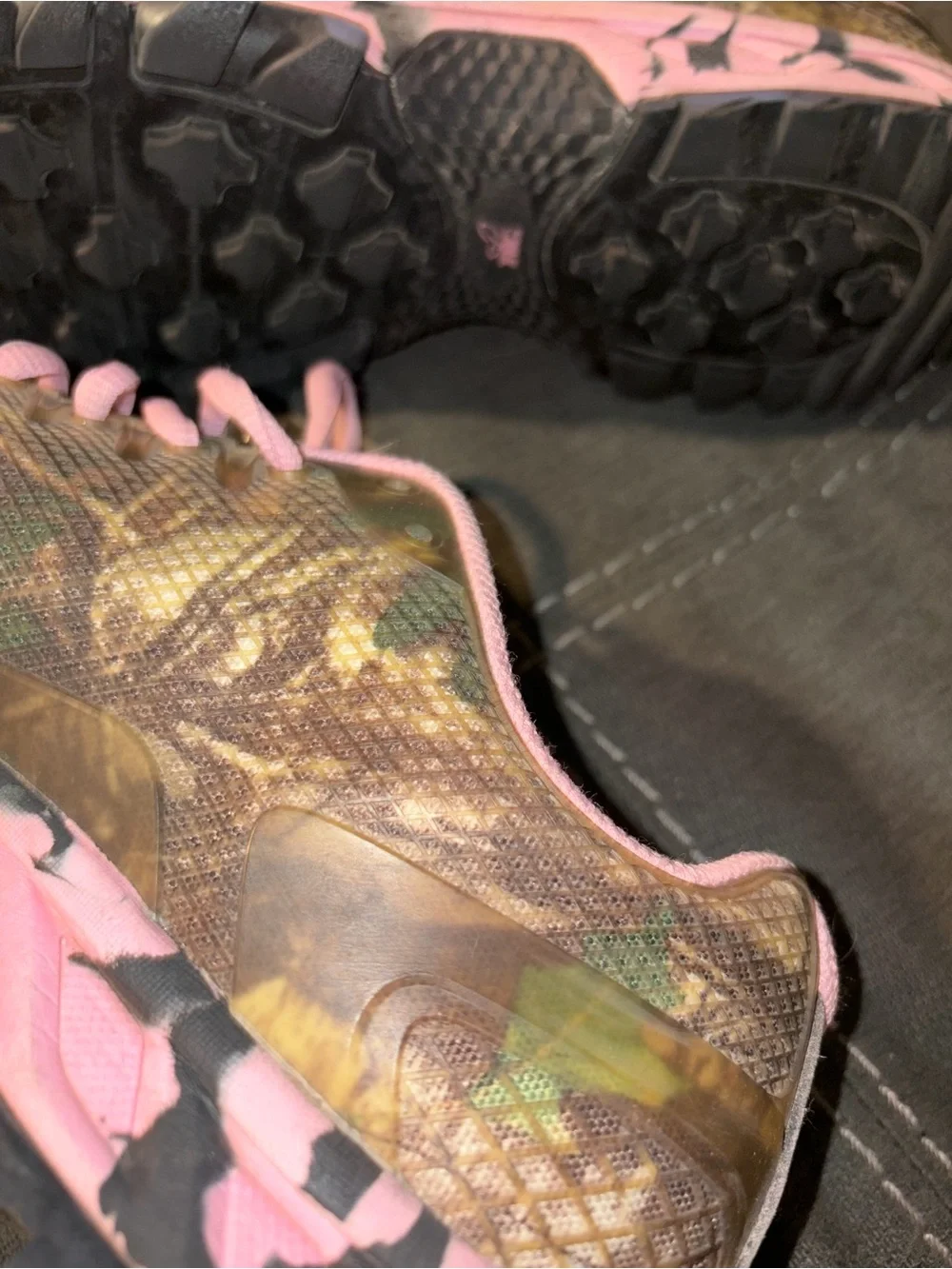 Realtree Camo Women's Athletic Shoes with Pink Trim
